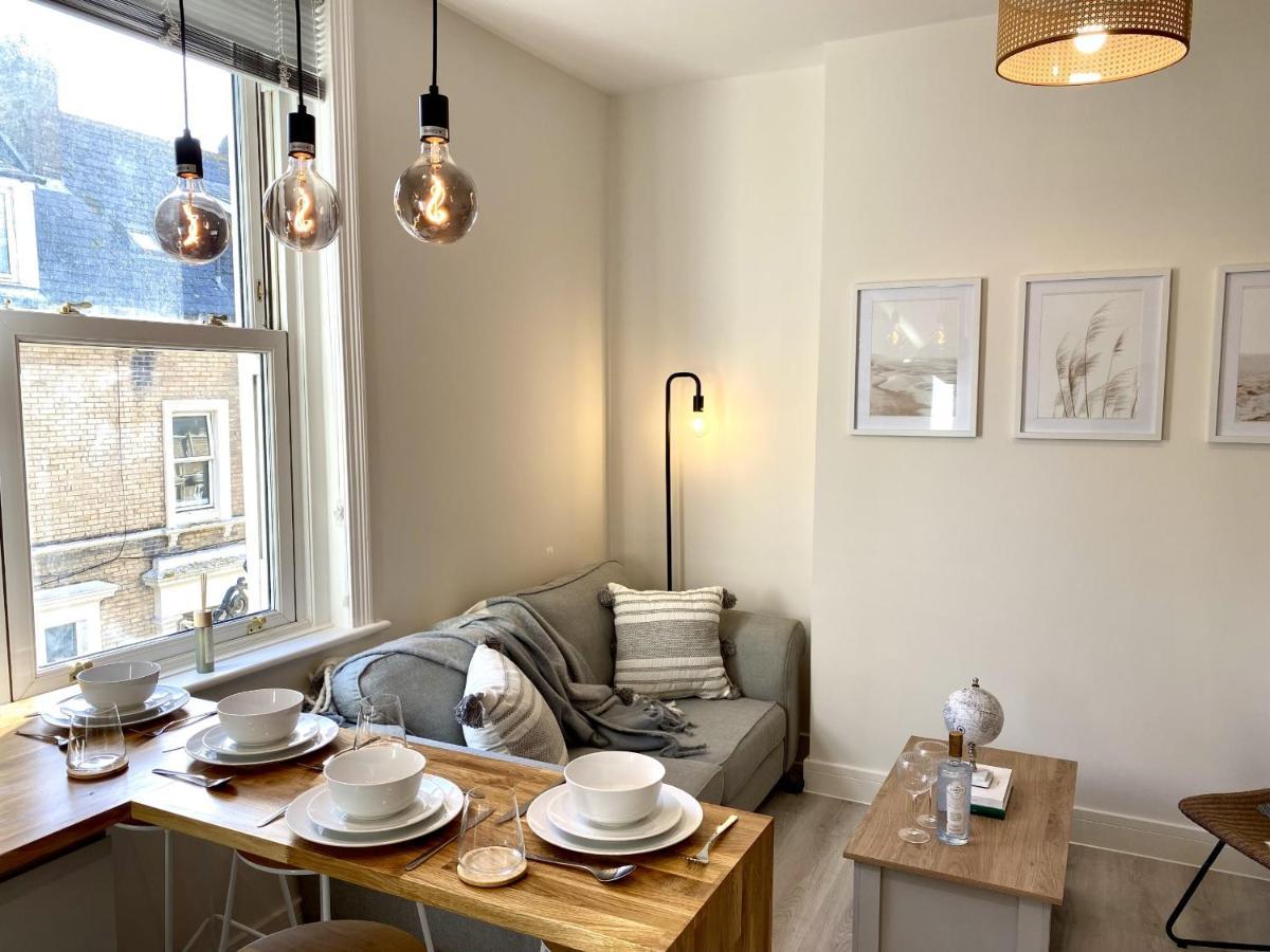 Stunning Beach Themed 2 Bed Apartment Bournemouth Eksteriør billede