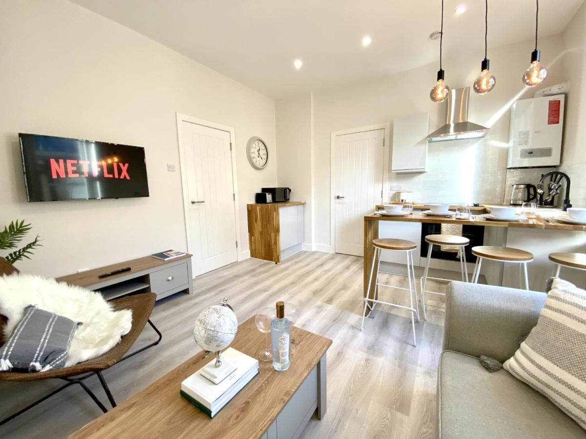 Stunning Beach Themed 2 Bed Apartment Bournemouth Eksteriør billede